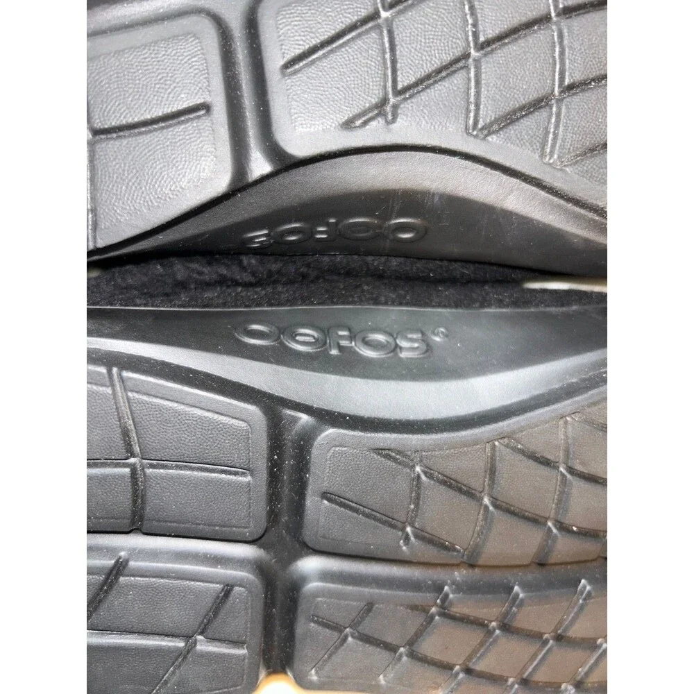 Oofos Men’s Oocoozie Fleece Clog Slipper size 11.5/ 44.5 NWT Black